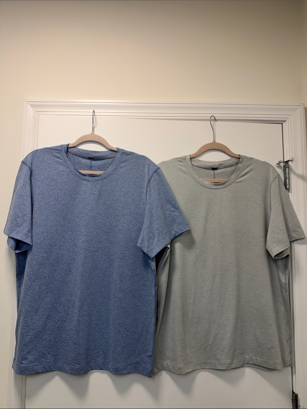 LULULEMON ATHLETICA MENS CREW!